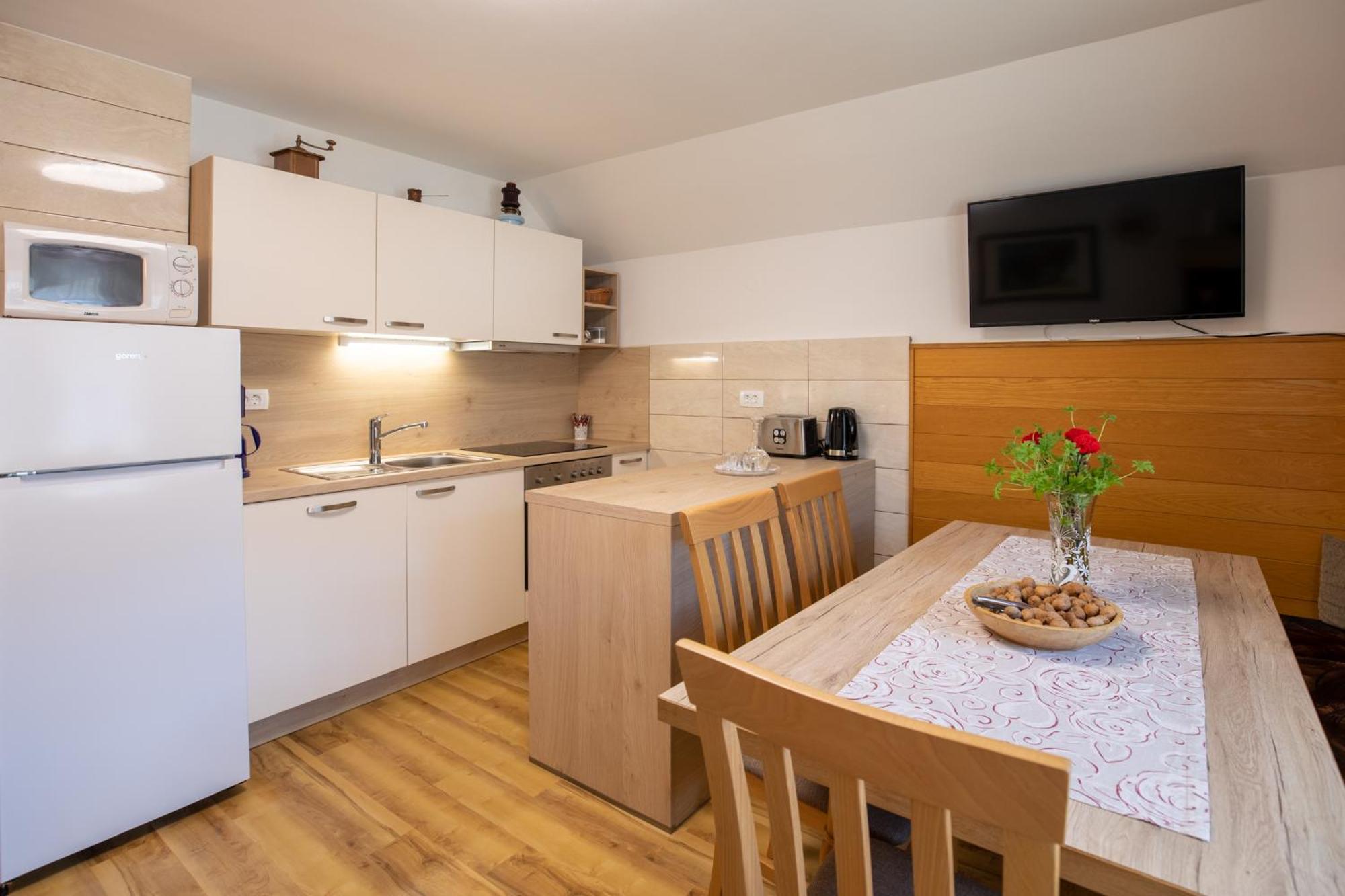 Apartmaji Prezelj Бохинь Экстерьер фото
